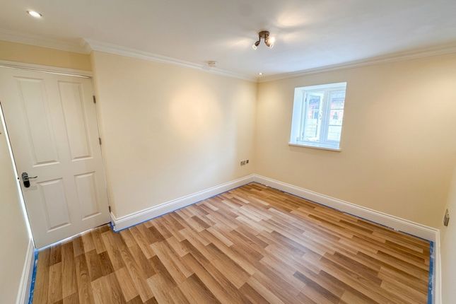 Flat 10, Cary Castle Cary Castle Drive, Torquay photo 3