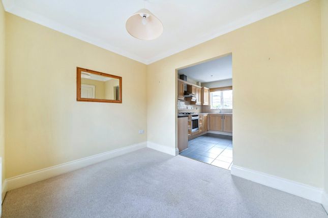 8, Nursery Close, Wroughton photo 4