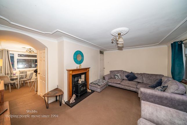 5, Orchard Avenue, Cannock photo 2