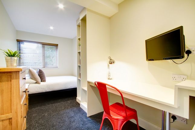 9, Sherwood Avenue, Manchester photo 4