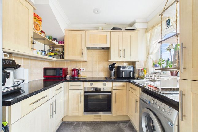 14 Harris Close, Callington photo 3
