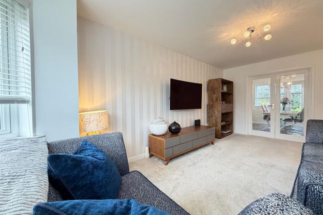 52, Greenoakhill Court, Glasgow photo 3
