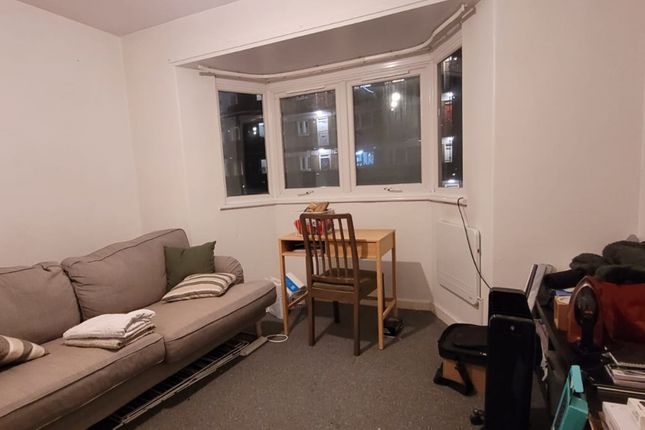 Thumbnail Flat to rent in High Trees, Tulse Hill, London