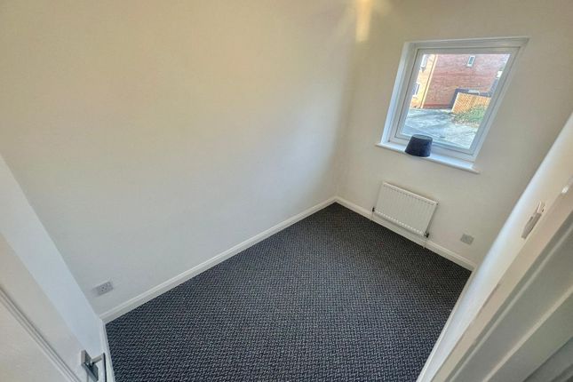 22, BRIDGEND photo 4
