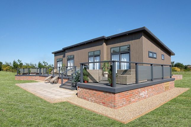 82, Lakeside Retreats, Cliff lane, Grantham photo 2