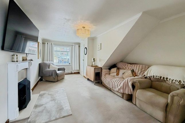 111 Mackworth Drive, Neath photo 3