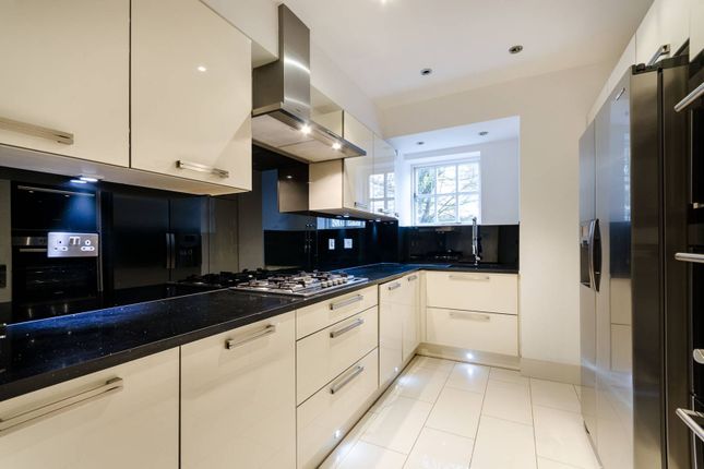 Thumbnail Flat to rent in Chartfield Avenue, West Putney, London