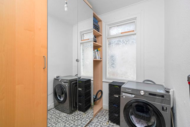 Terraced house to rent in Lewin Road, London