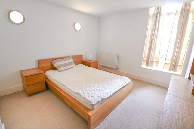 Flat to rent in Gainsborough House, Cassilis Road, Canary Wharf, London