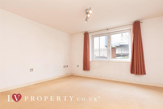 Flat to rent in Chamberlain Court, Hockley, Birmingham