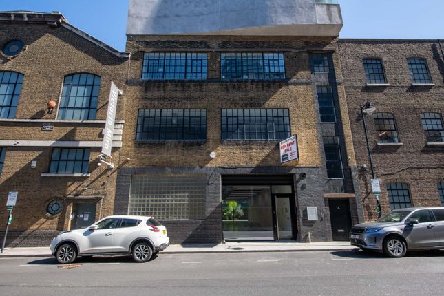 Office to let in Wharf Road, London