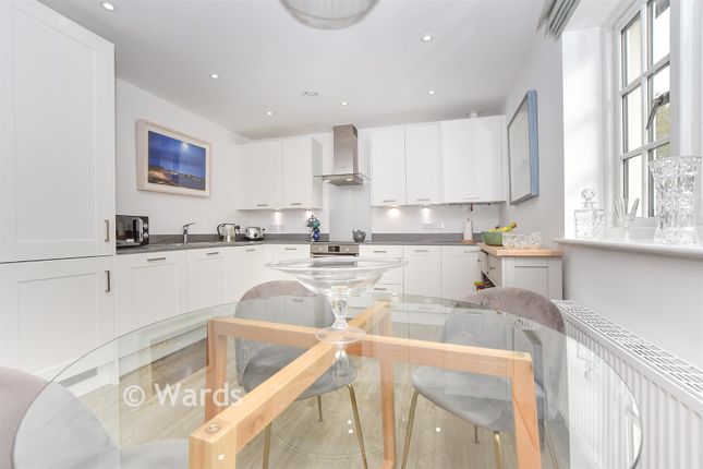 2-bed flat on Oak House, Three Fields Road, Tenterden, £400,000