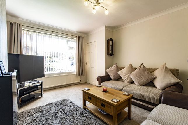 16, Lydgate Drive, Chesterfield photo 3