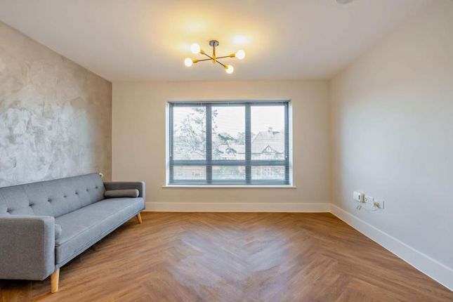 Flat 5  Elderwood Court  250, Bury Street, Ruislip photo 2