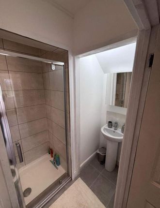 Mayfield Close, Uxbridge photo 5