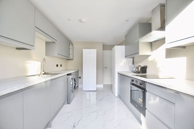 45 Chaucer Road, London photo 2