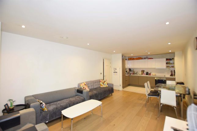 Flat 1, Redwood House, Engineers Way, Middlesex photo 4
