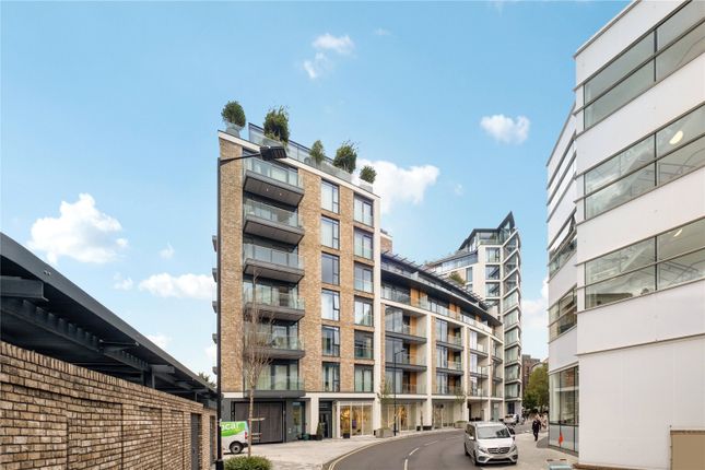 Flat for sale in Lighterman Towers, 1 Harbour Avenue