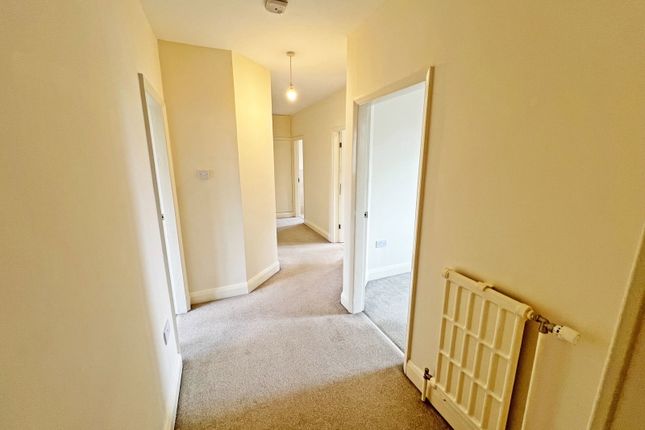 Knighton Court,Flat 11, Knighton Park Road, Leicester photo 2