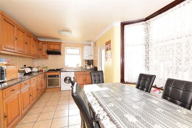 Kensington Avenue Manor Park London E12 3 Bedroom