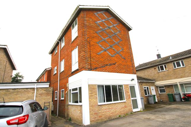 Flat to rent in Lingwood Gardens, Norwich