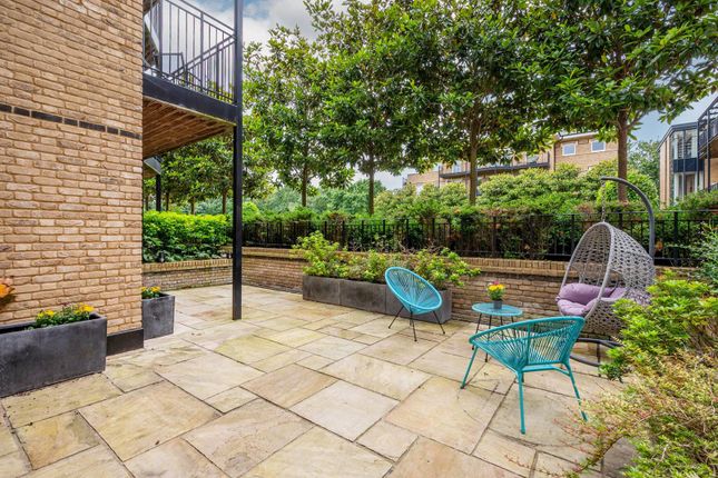 Thumbnail Flat for sale in Chambers Park Hill, Wimbledon, London