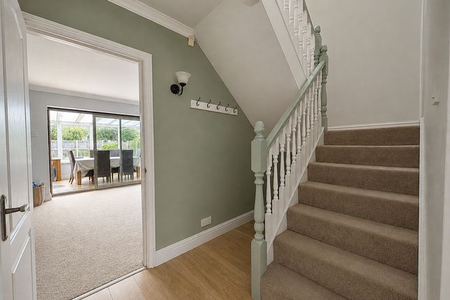 8, Alexandra Road, Rochford photo 3
