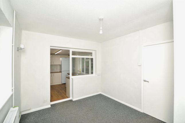 87, Ashford Road, Hastings photo 2