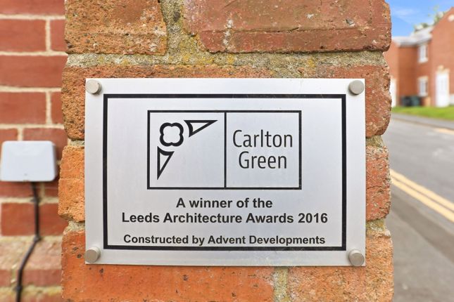 15, Carlton Green, Leeds photo 3