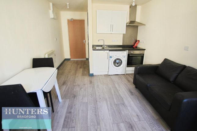 Flat 308, Olicana House, Chapel Street, Bradford photo 2