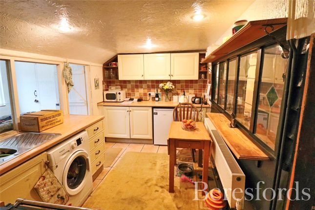 15, St Johns Road, Essex photo 3
