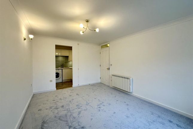 33 Queenswood House, Eastfield Road, Brentwood photo 4