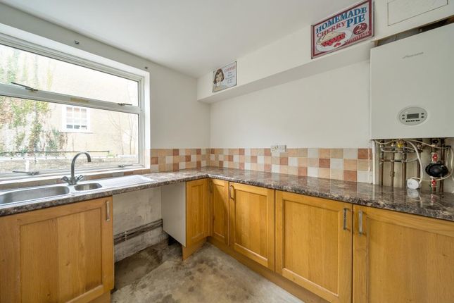 1 Swan Court, Eynsham, Witney photo 5