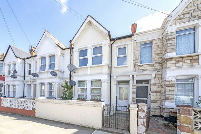 Thumbnail Flat for sale in Oldfield Road, London