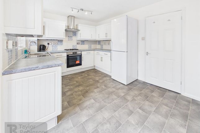 6, Chapman Road, Crawley photo 2