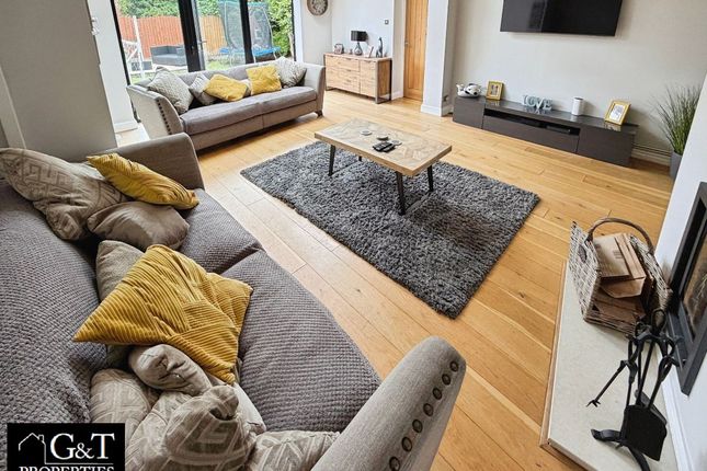 66 Barnett Lane, Stourbridge photo 2
