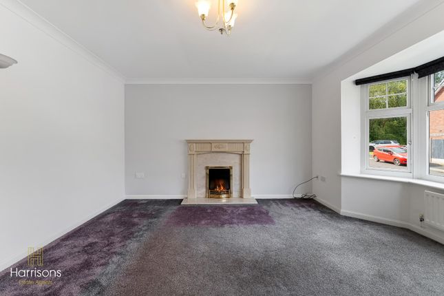 16 Glazebury Drive, Westhoughton, Lancashire photo 4