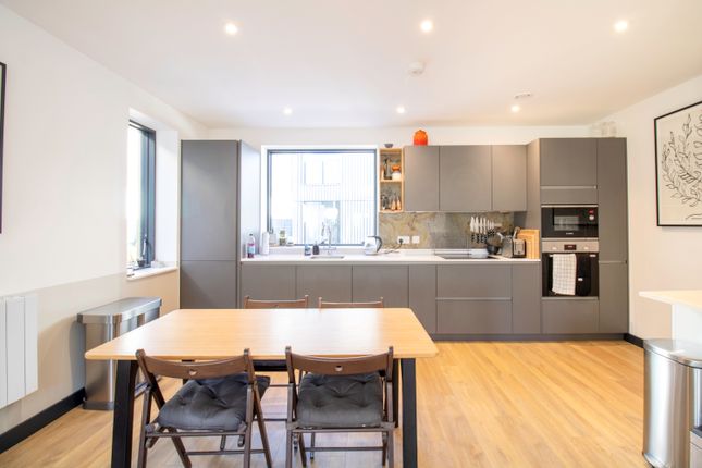 Town house for sale in Solar Avenue, Leeds