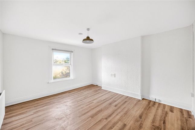 11c, Vicarage Road, London photo 4