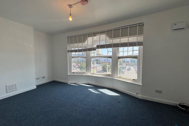 Large 1 Bedroom Flat