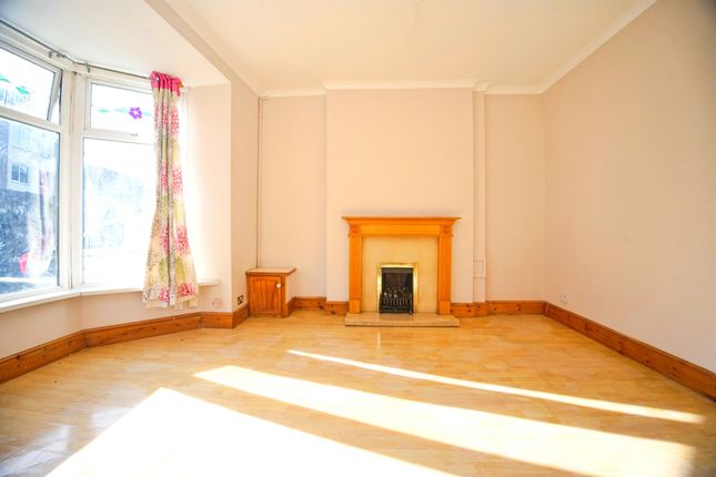 4, Grongaer Terrace, Pontypridd photo 3
