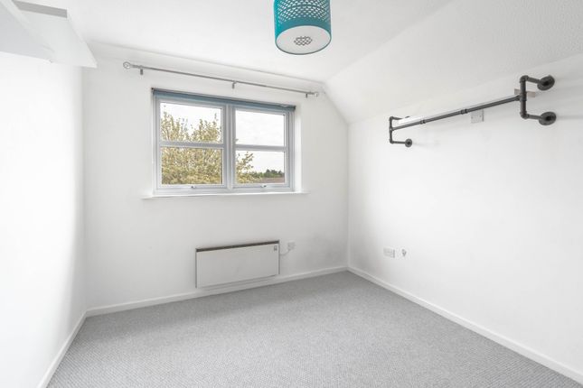 5 Shepherds Court, Cambridge photo 4