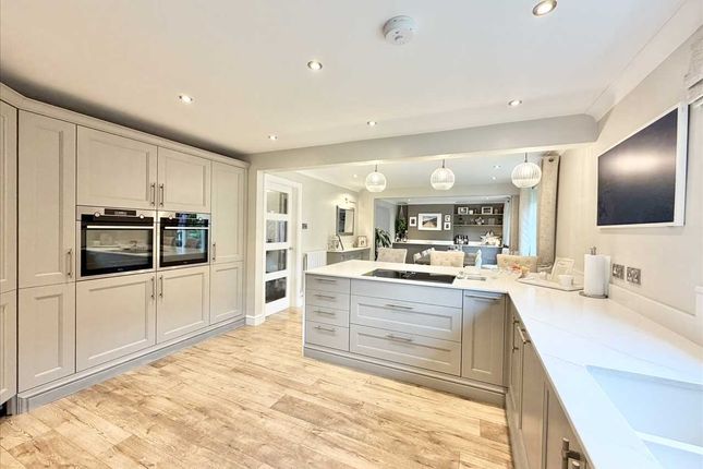 7, Manor House Drive, Nottingham photo 3