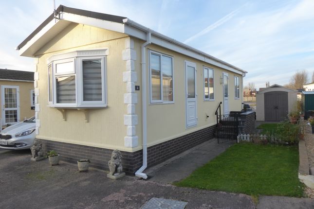 Thumbnail Mobile/park home for sale in Newholme Park, Preston New Road, Blackpool, Lancashire
