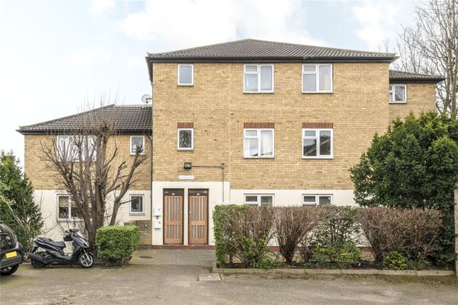 Thumbnail Flat for sale in Knowles Hill Crescent, Hither Green