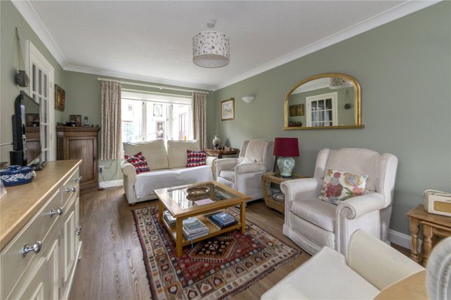 12 Raleigh Court,, Long Street, Dorset photo 4