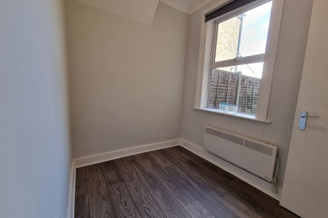 339, High Street, Enfield photo 4
