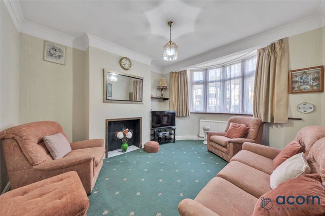 72, Colin Gardens, London photo 4