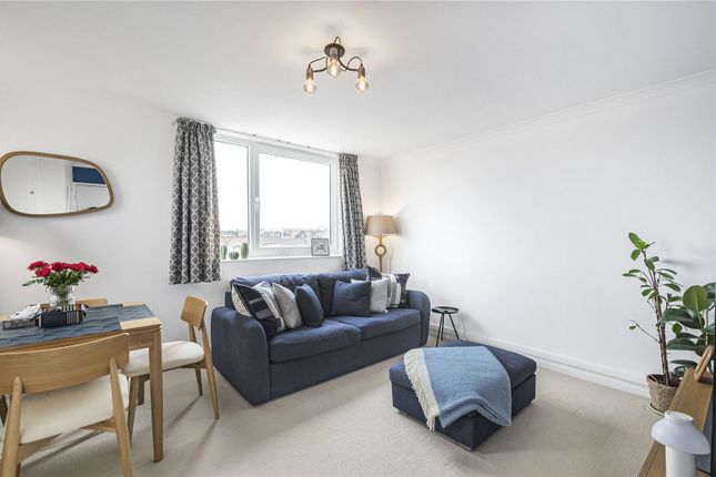 35, Hanson Close, London photo 3