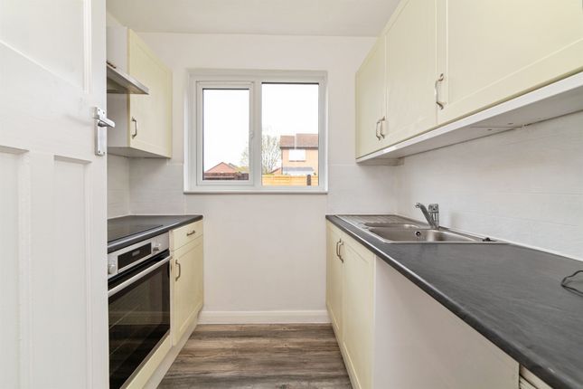 12, Swift Close, LETCHWORTH GARDEN CITY photo 4